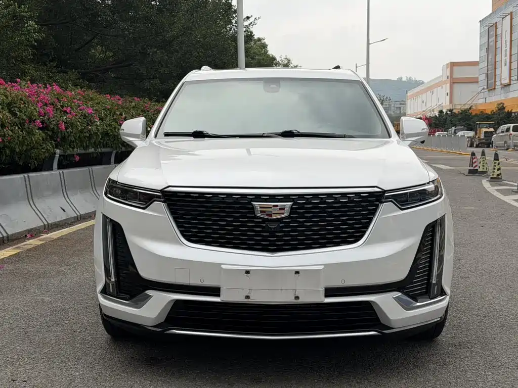 Cadillac XT6 2020 — фото 2