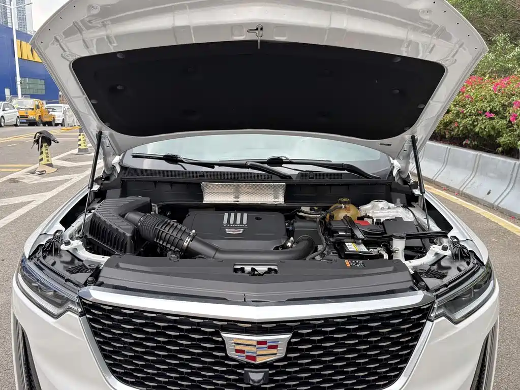 Cadillac XT6 2020 — фото 12