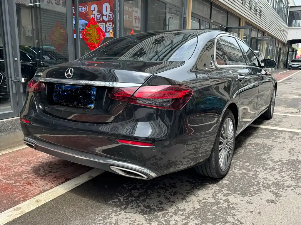 Mercedes-Benz E-Class 2022 — фото 10