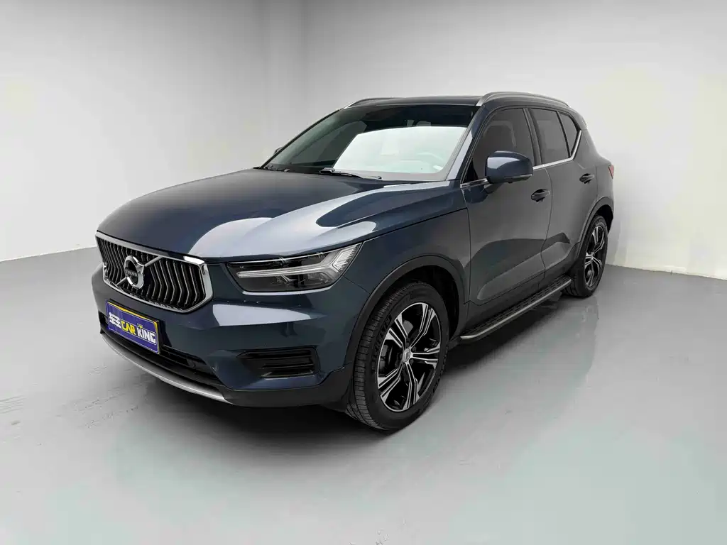 Volvo XC40 2021 — фото 1