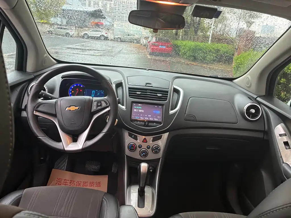 Chevrolet Trax 2016 — фото 10