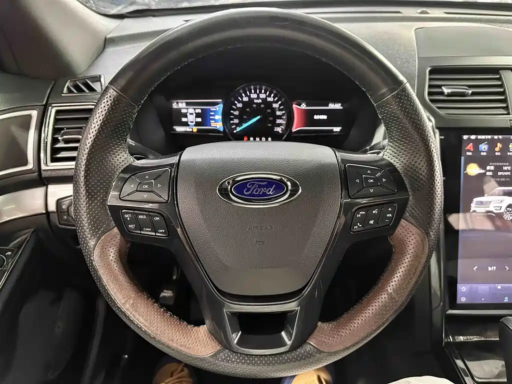 Ford Explorer 2018 — фото 12