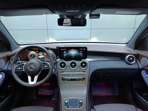 Mercedes-Benz GLC 2021