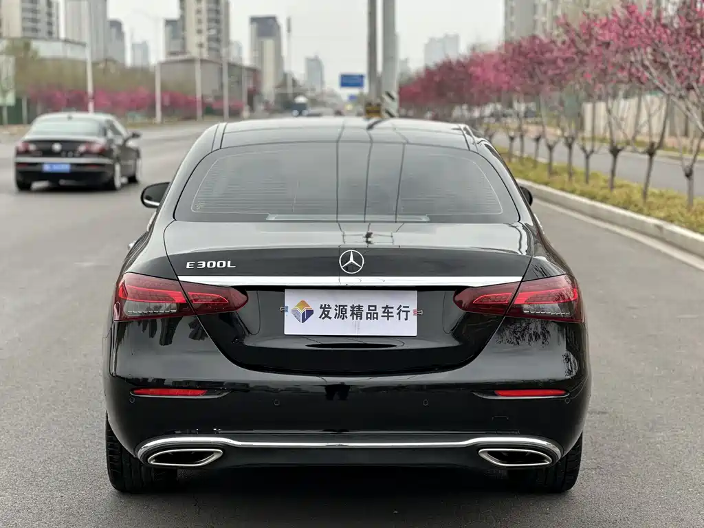 Mercedes-Benz E-Class 2022 — фото 17