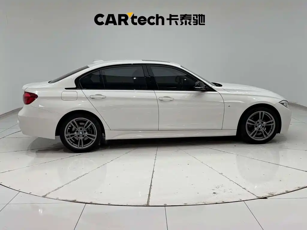 BMW 3 Series 2018 — фото 12