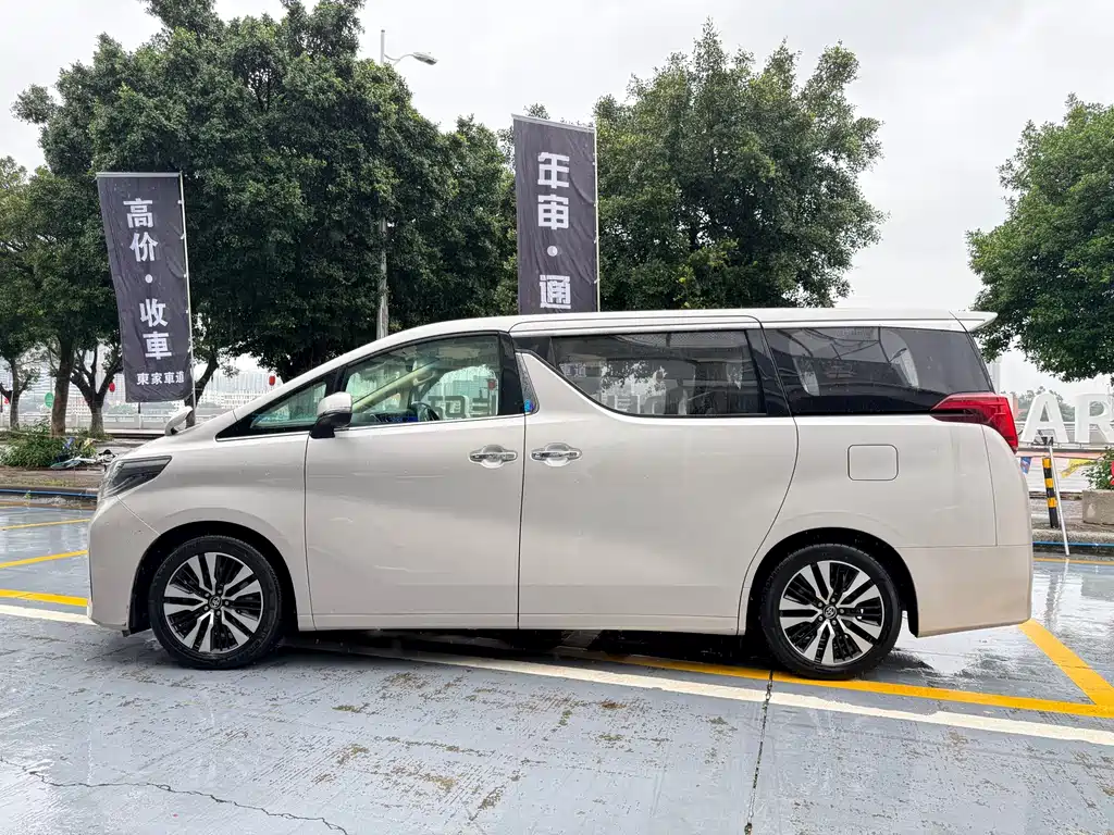 Toyota Alphard 2018 — фото 8