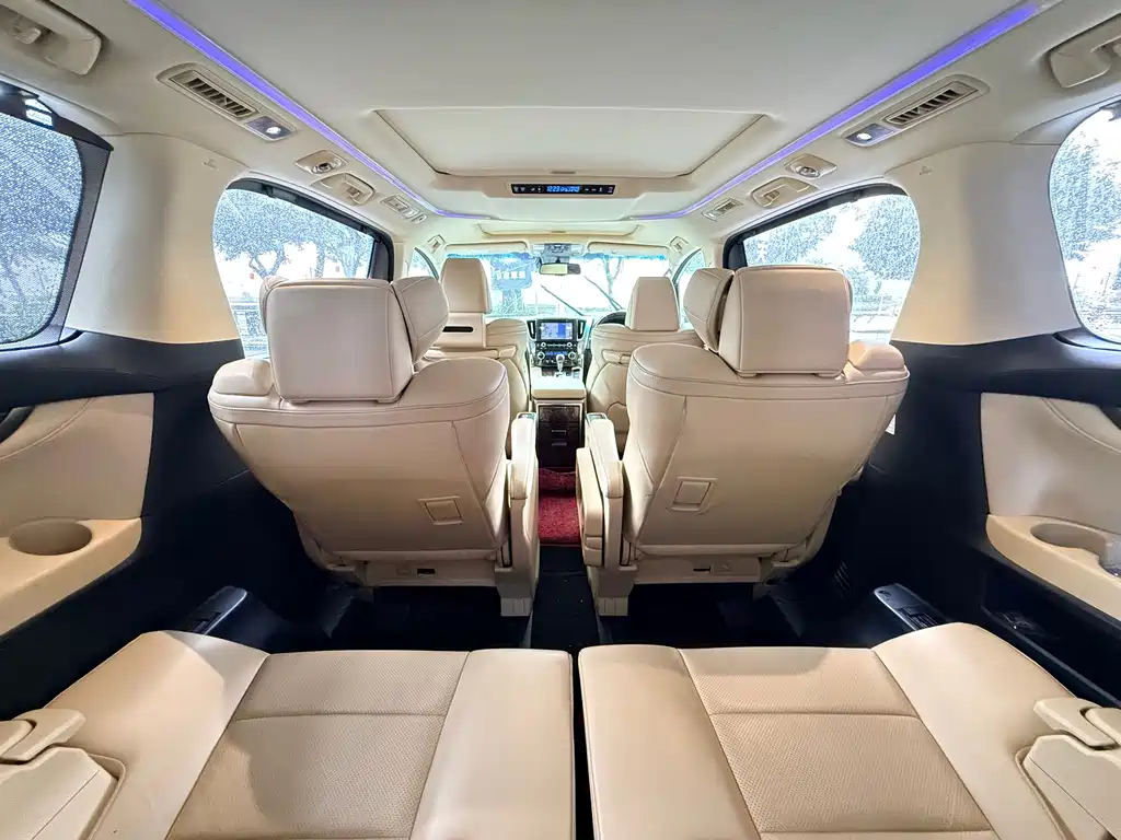 Toyota Alphard 2018 — фото 15