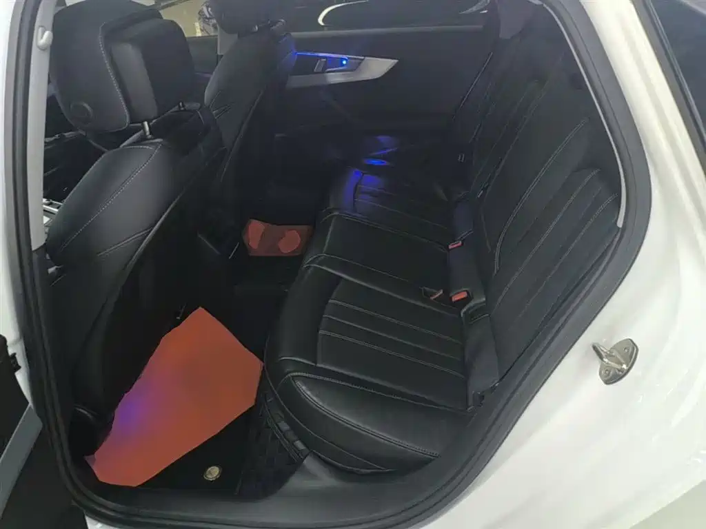 Audi A4L 2024 — фото 17