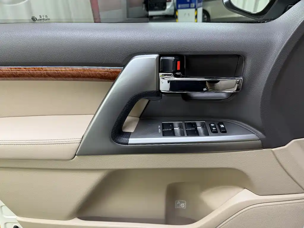 Toyota Land Cruiser 2014 — фото 14