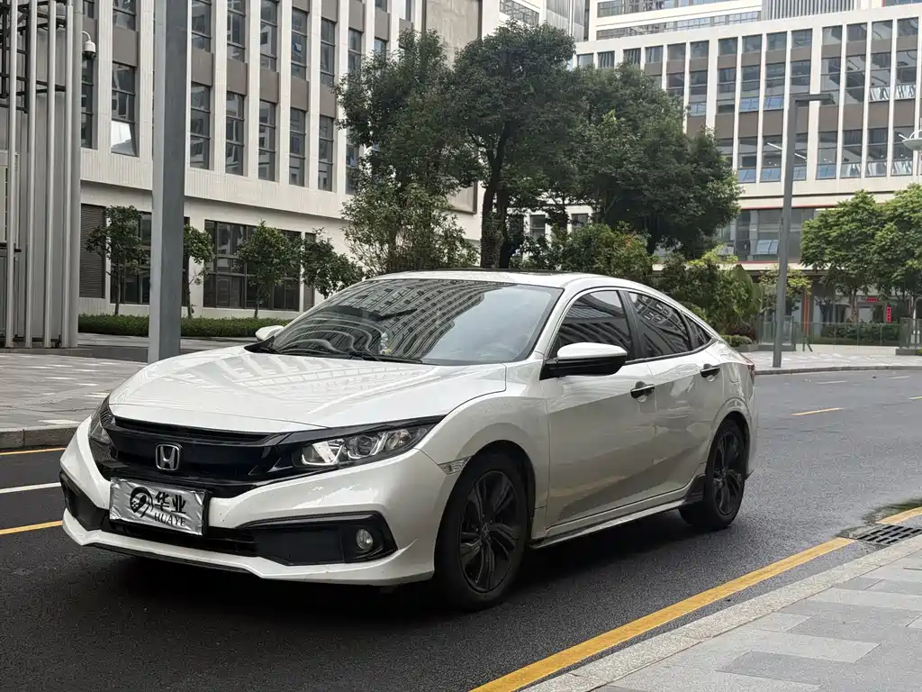 Honda Civic 2019 — фото 1