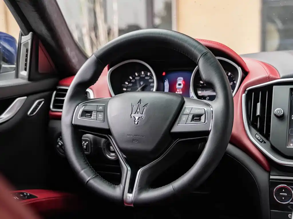 Maserati Ghibli 2016 — фото 23
