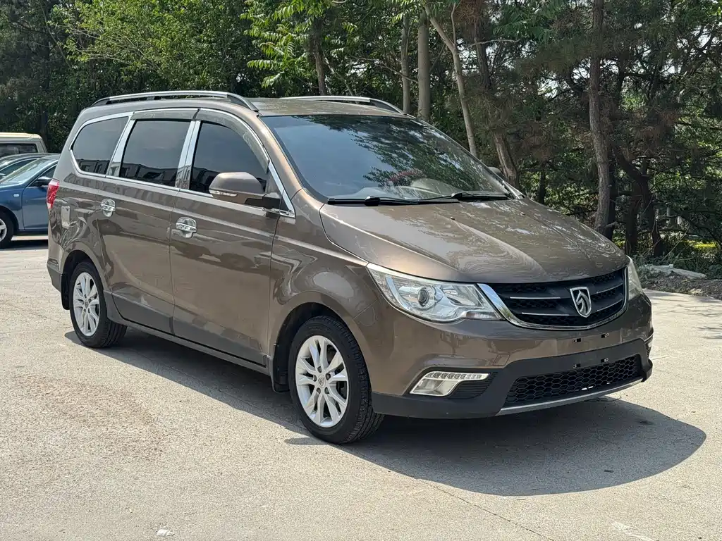 Baojun 730 2015