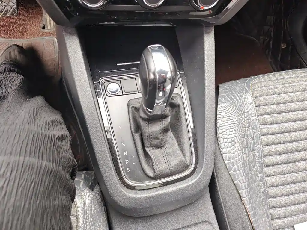 Volkswagen Sagitar 2019