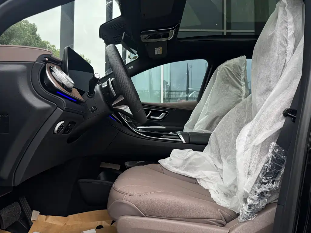 Mercedes-Benz EQE SUV 2025