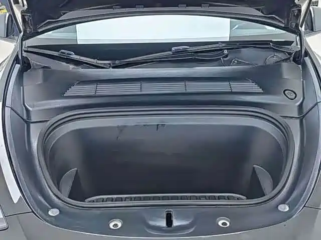 Tesla Model Y 2023 — фото 14