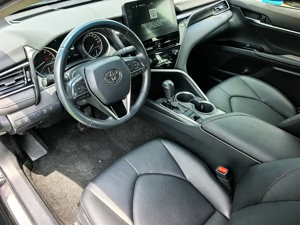 Toyota Camry 2023 — фото 11