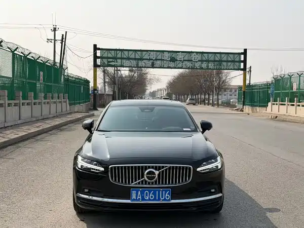 Volvo S90 2025
