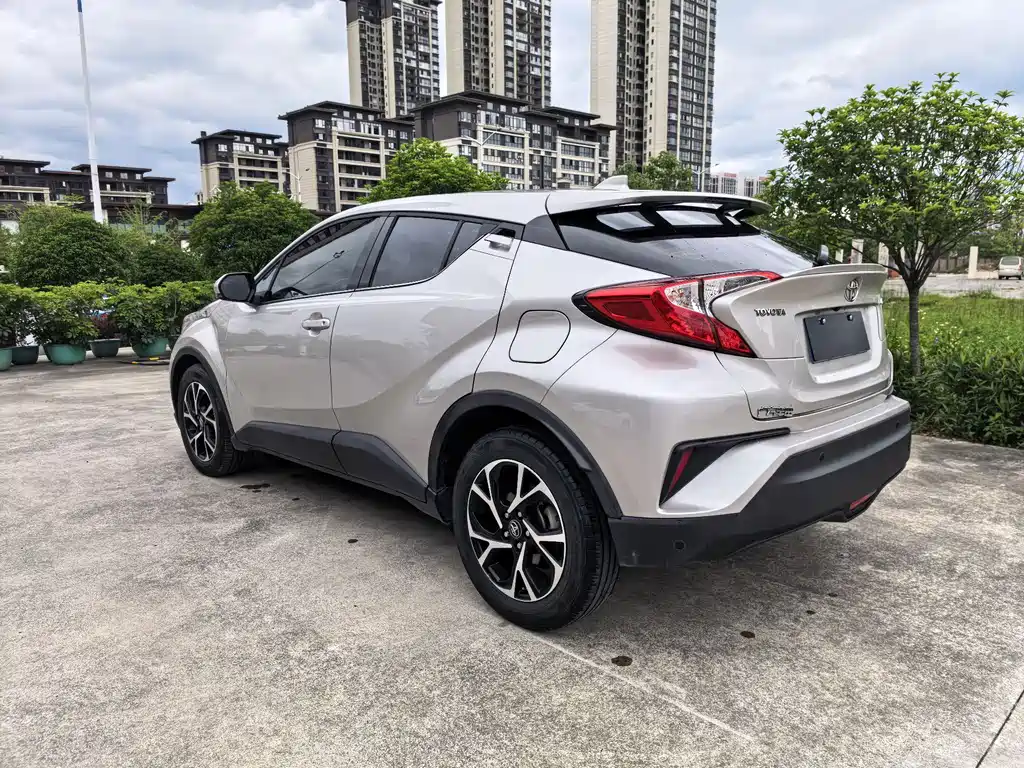 Toyota C-HR 2021 — фото 6