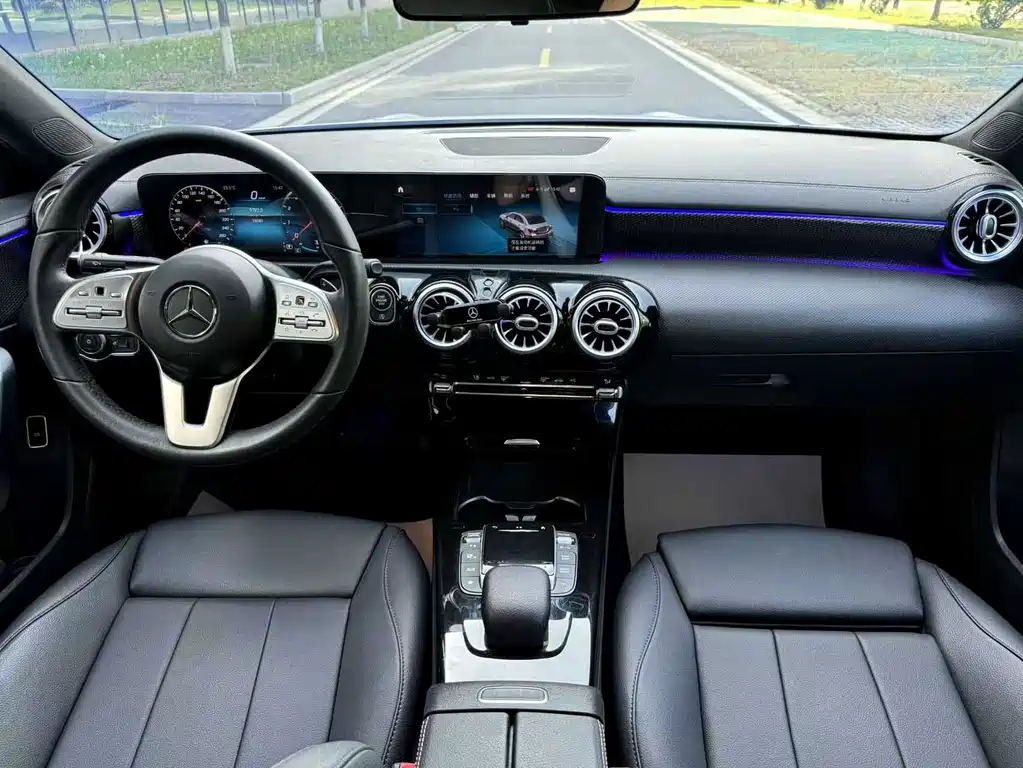 Mercedes-Benz A-Class 2021 — фото 10