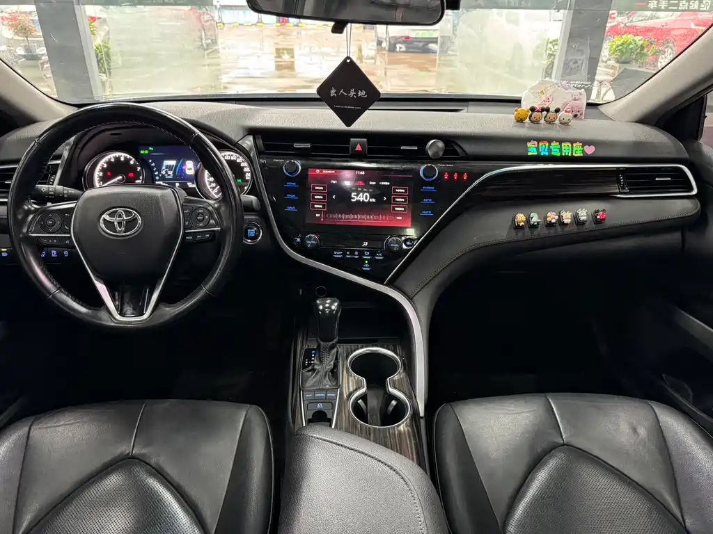 Toyota Camry 2020 — фото 14