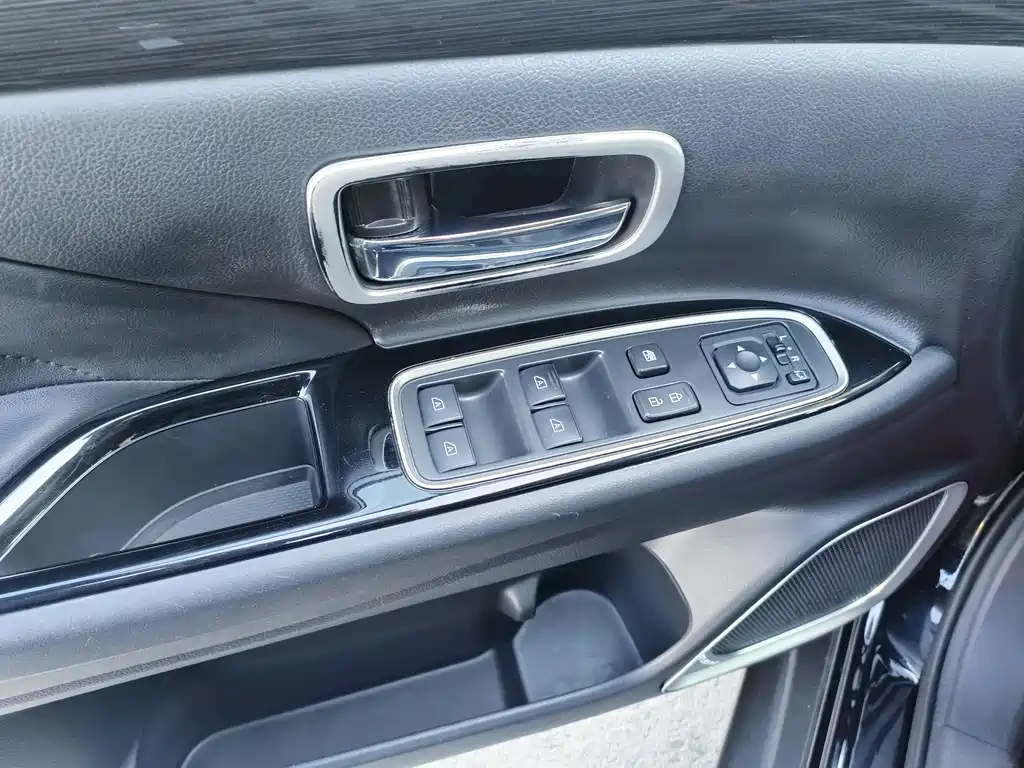 Mitsubishi Outlander 2021 — фото 14