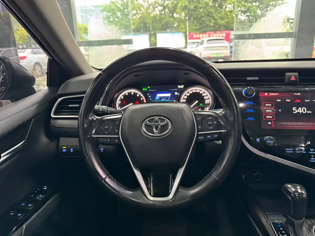 Toyota Camry 2020 — фото 15