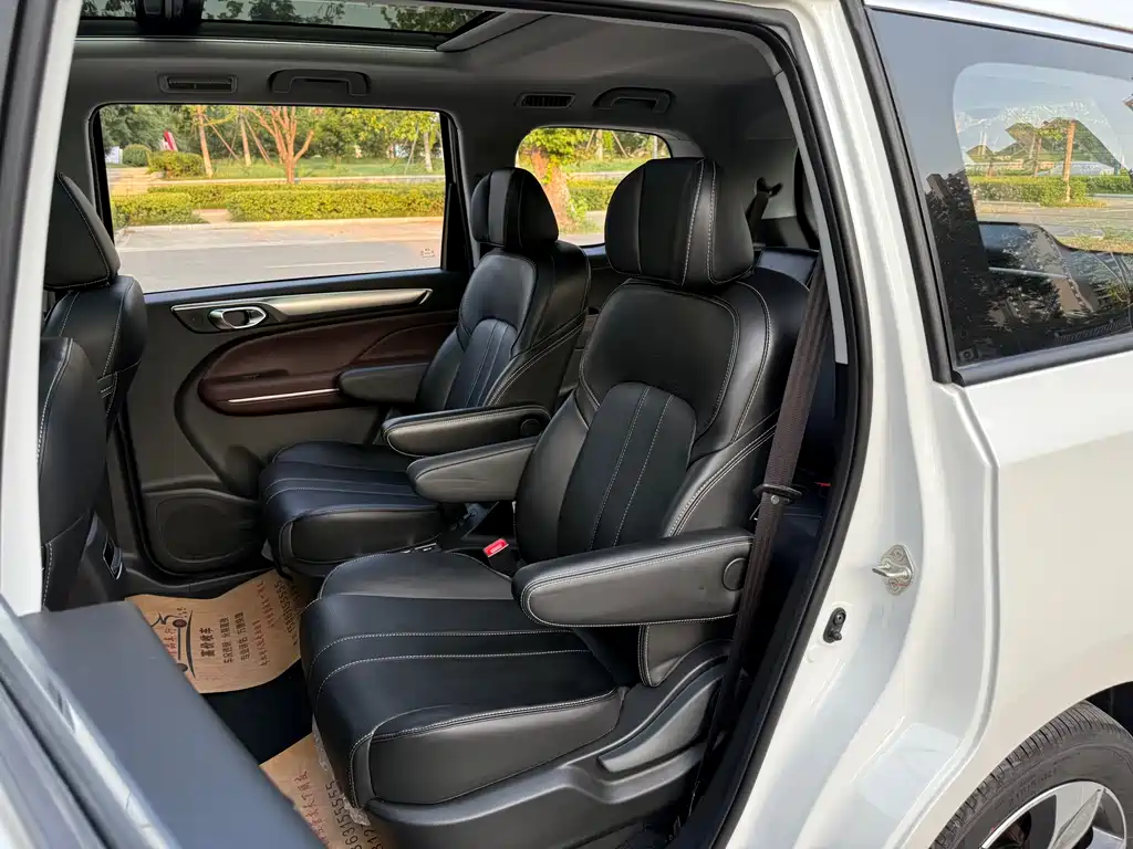 GAC Motor Trumpchi M6 2026 — фото 10