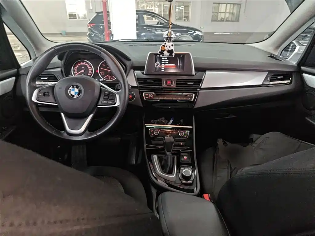 BMW 2 Series Active Tourer 2016 — фото 10