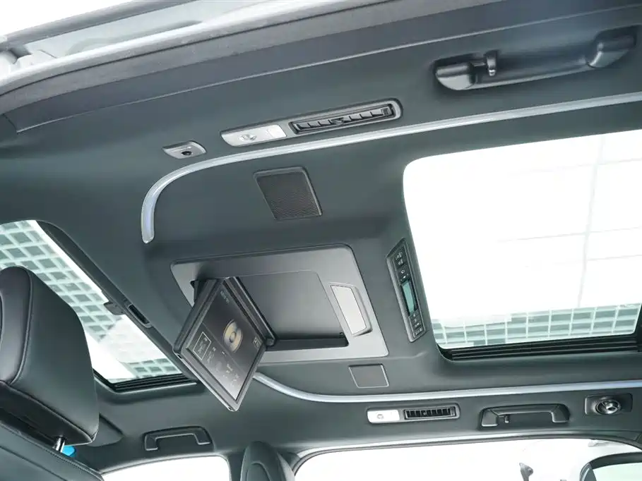 Toyota Alphard 2020 — фото 14