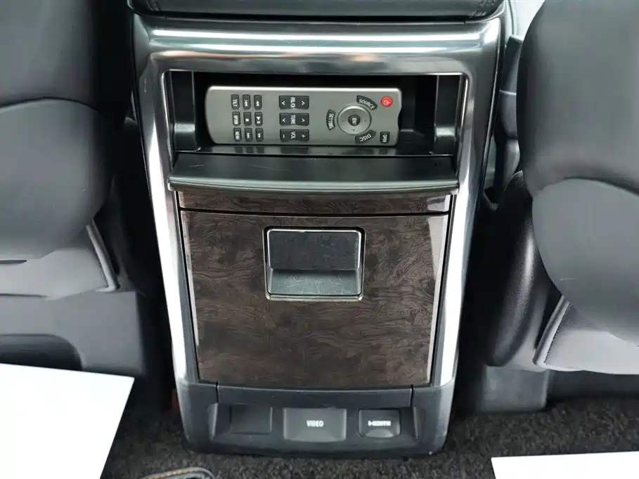 Toyota Alphard 2020 — фото 21