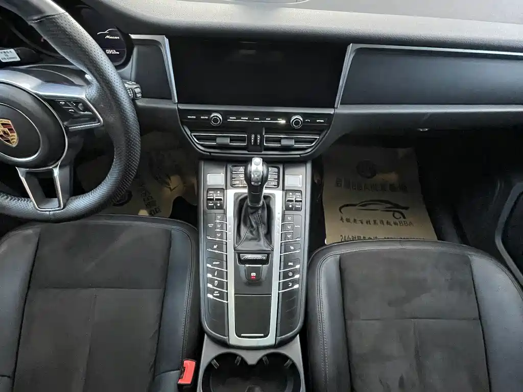 Porsche Macan 2019 — фото 13