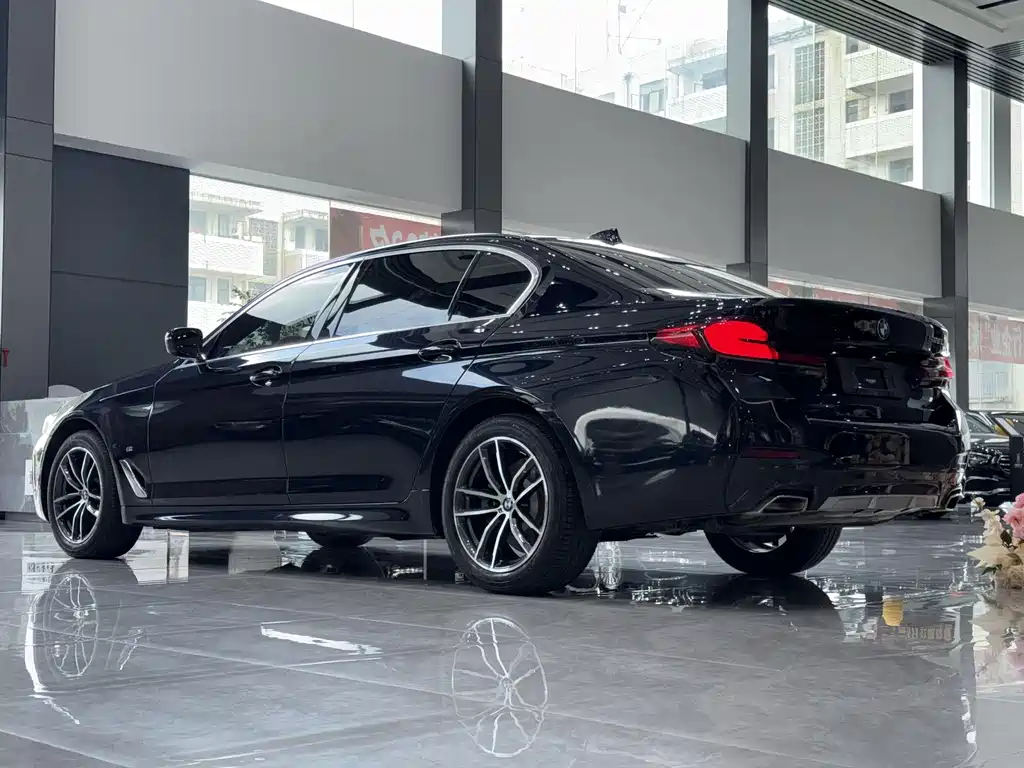BMW 5 Series 2022