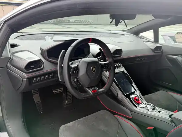 Lamborghini Huracan 2019