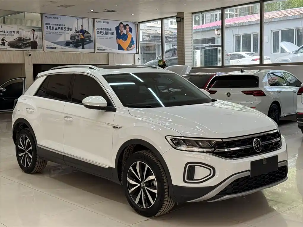 Volkswagen T-Roc 2023 — фото 3