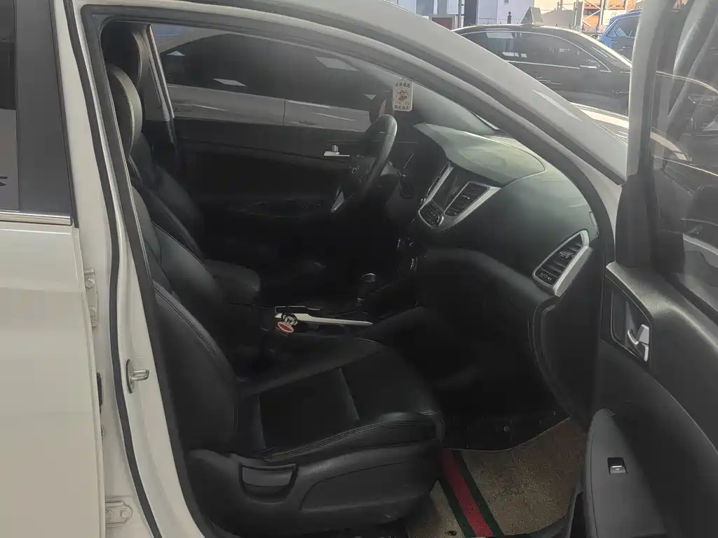 Hyundai Tucson 2016 — фото 17