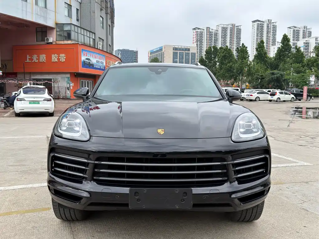 Porsche Cayenne 2021 — фото 1