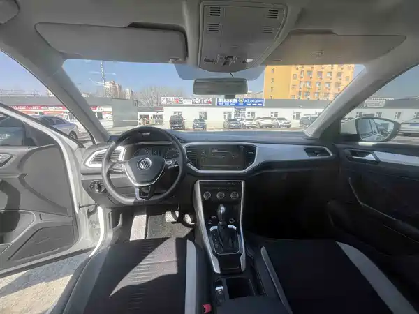 Volkswagen T-Roc 2023