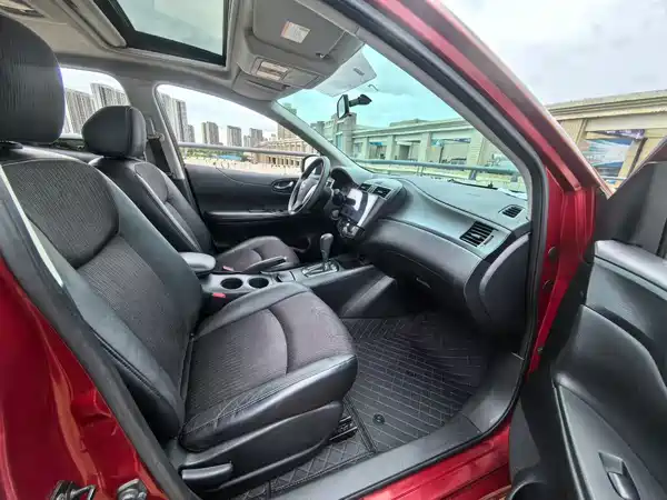 Nissan Tiida 2012