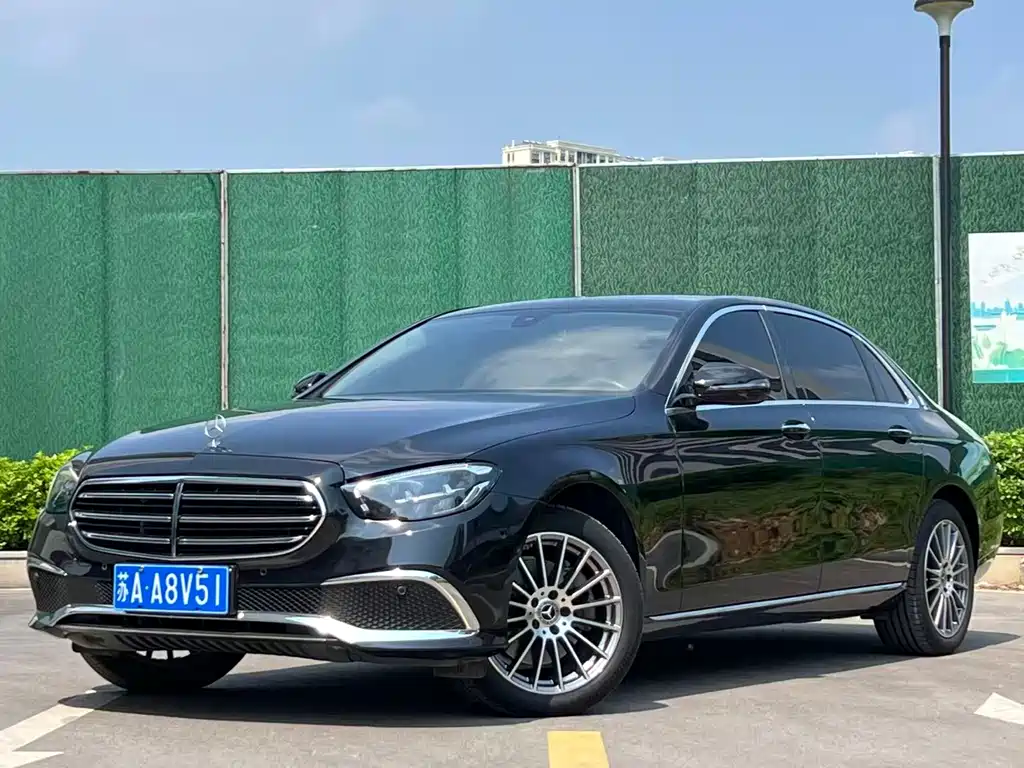 Mercedes-Benz E-Class 2023 — фото 12