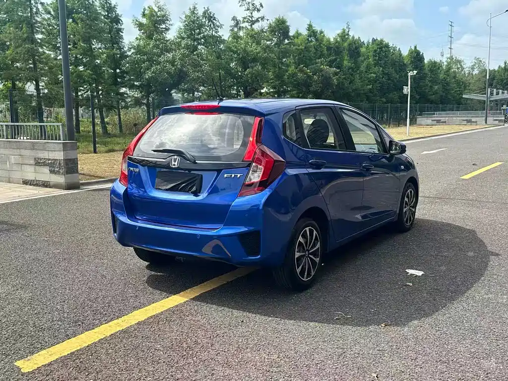 Honda Fit 2017 — фото 20