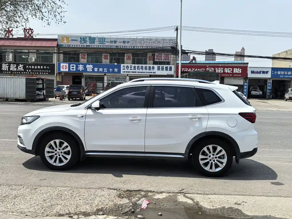Roewe RX5 2017 — фото 7
