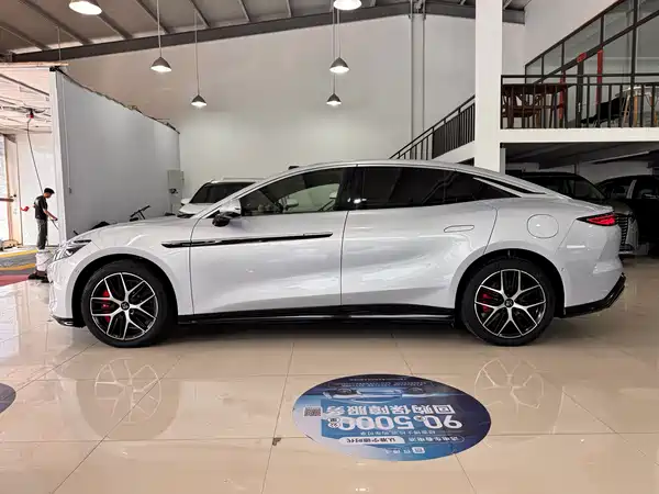 BYD Han L 2025