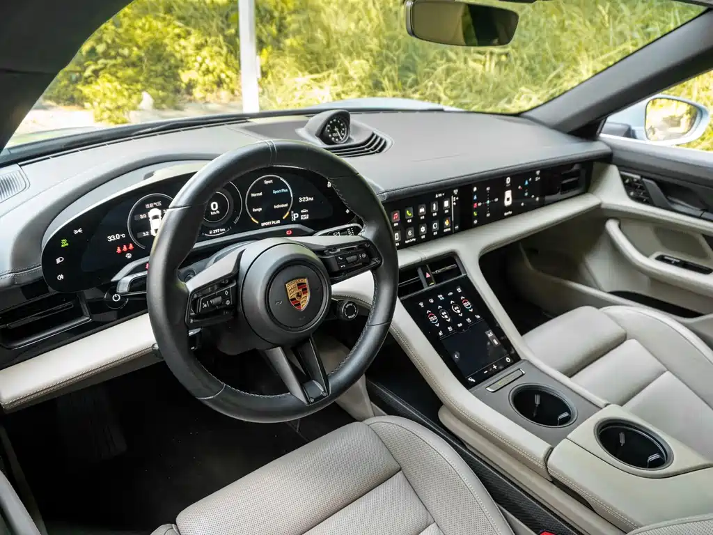 Porsche Taycan 2020 — фото 12