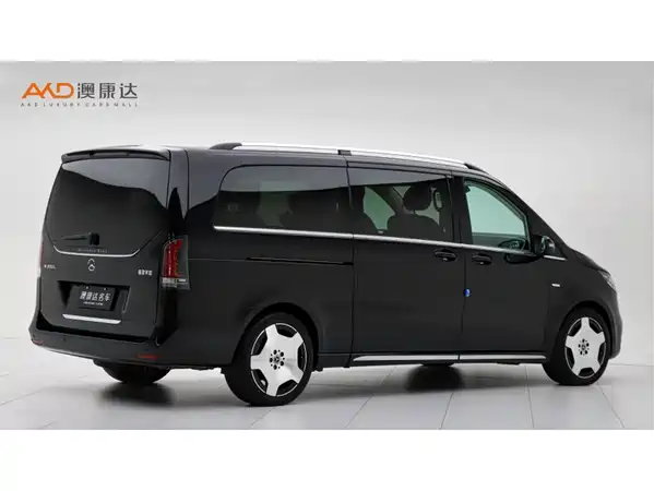 Mercedes-Benz V-Class 2025