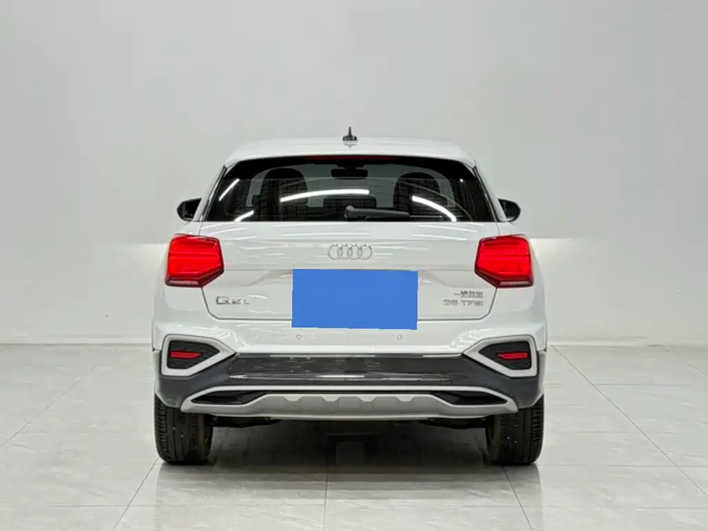 Audi Q2L 2022 — фото 10