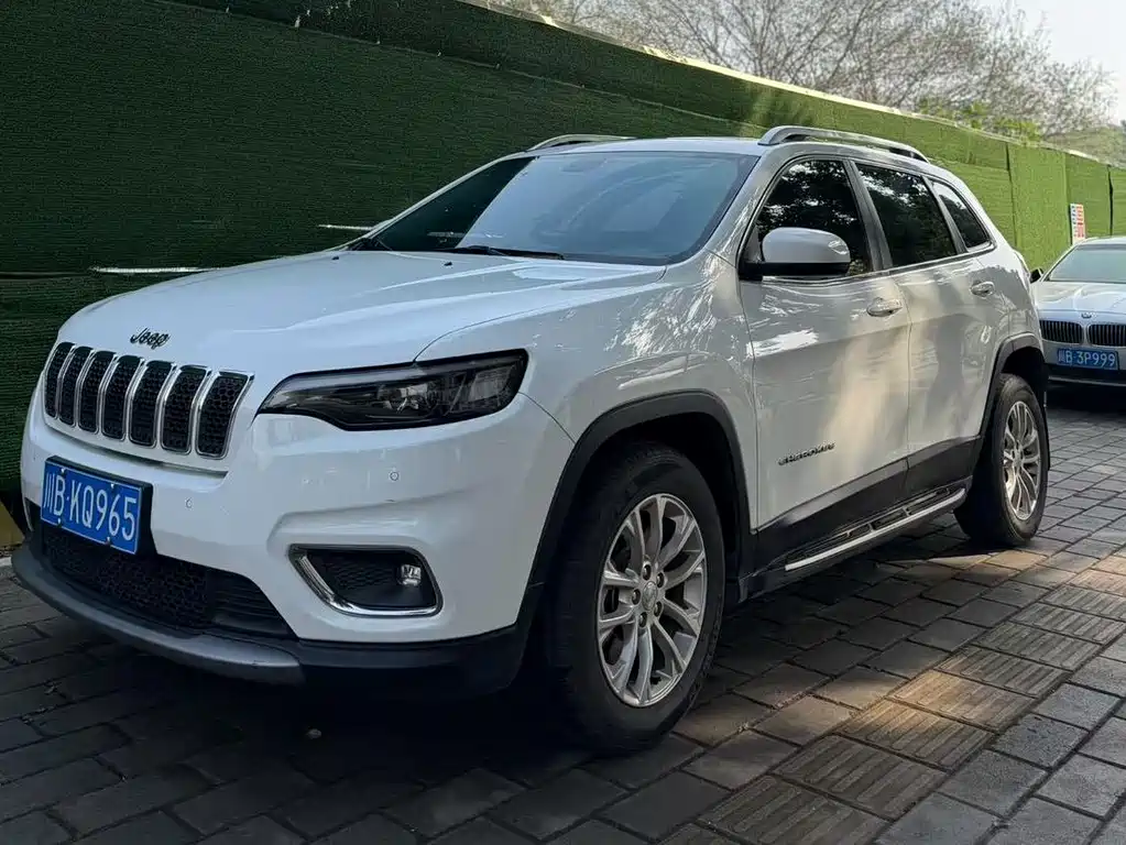 Jeep Cherokee 2019 — фото 1