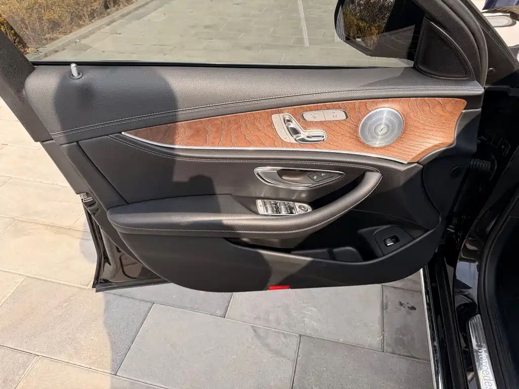 Mercedes-Benz E-Class 2020 — фото 12