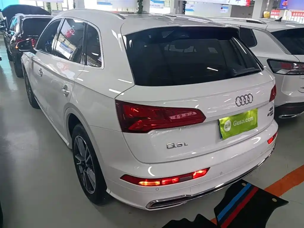 Audi Q5L 2021 — фото 5