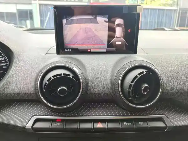 Audi Q2L 2019