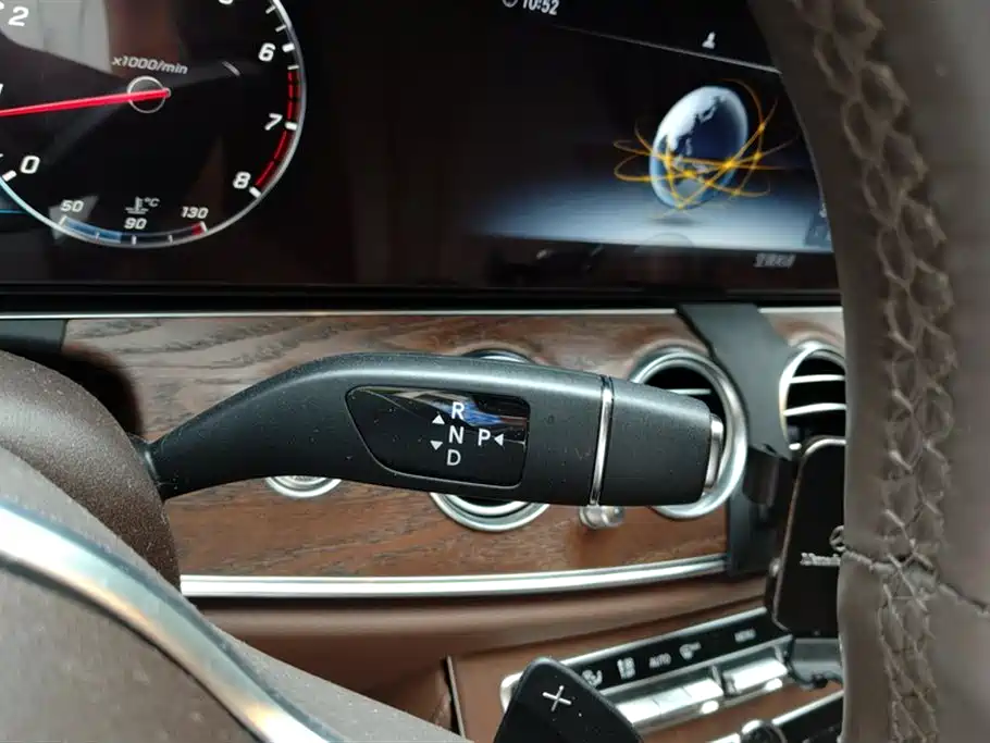Mercedes-Benz E-Class 2020 — фото 16
